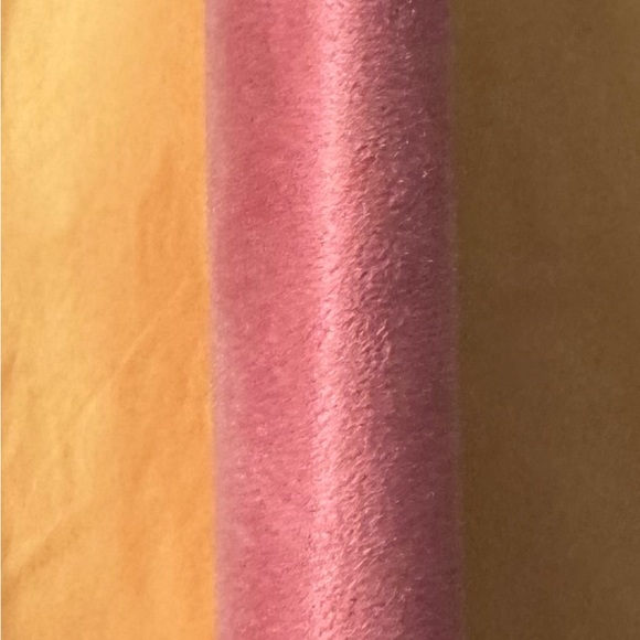 DIOR LARGE PINK 3D LOGO
CLUTCH "DIOR" IN SUEDE AND IN PINK. NWOT RARE - Picture 5 of 8